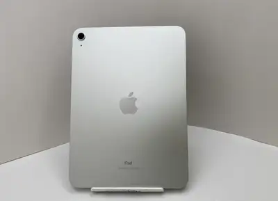 iPad 10th gen (Silver) In great condition- no scratches or damage Already factory resetted Reason fo...