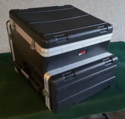 GRC-10X4 Gator case Good used condition, View more