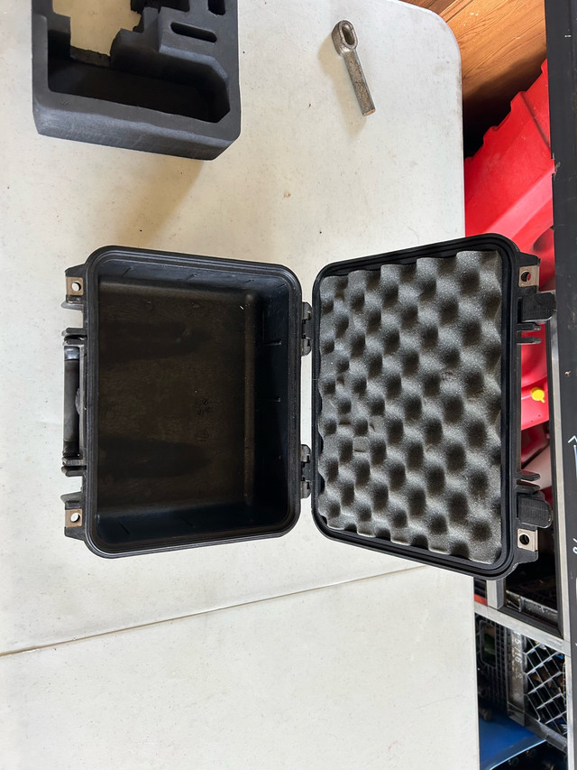 Pelican 1400 Case  in Water Sports in Calgary - Image 3