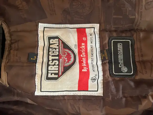 Mens Large Leather jacket in Road in Calgary - Image 6