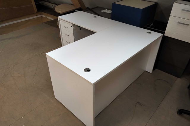 Akita Office Furniture L-Shape Desk in Desks in City of Toronto - Image 2