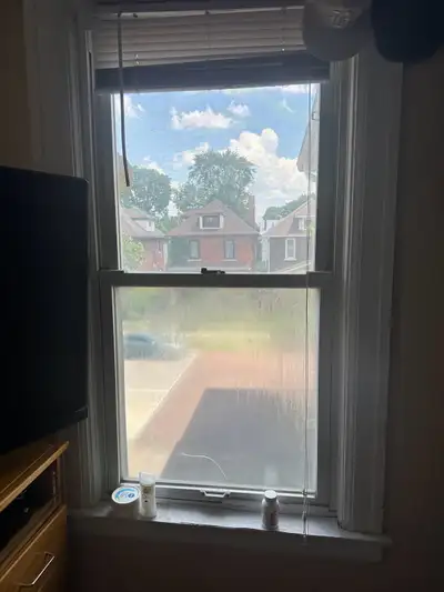 Private Room for Rent – Riverside & Gladstone – $400/month