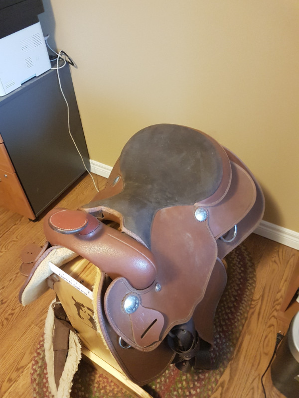 Western saddle in Equestrian & Livestock Accessories in North Bay - Image 4