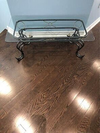 Like New Stylish coffee table or center table