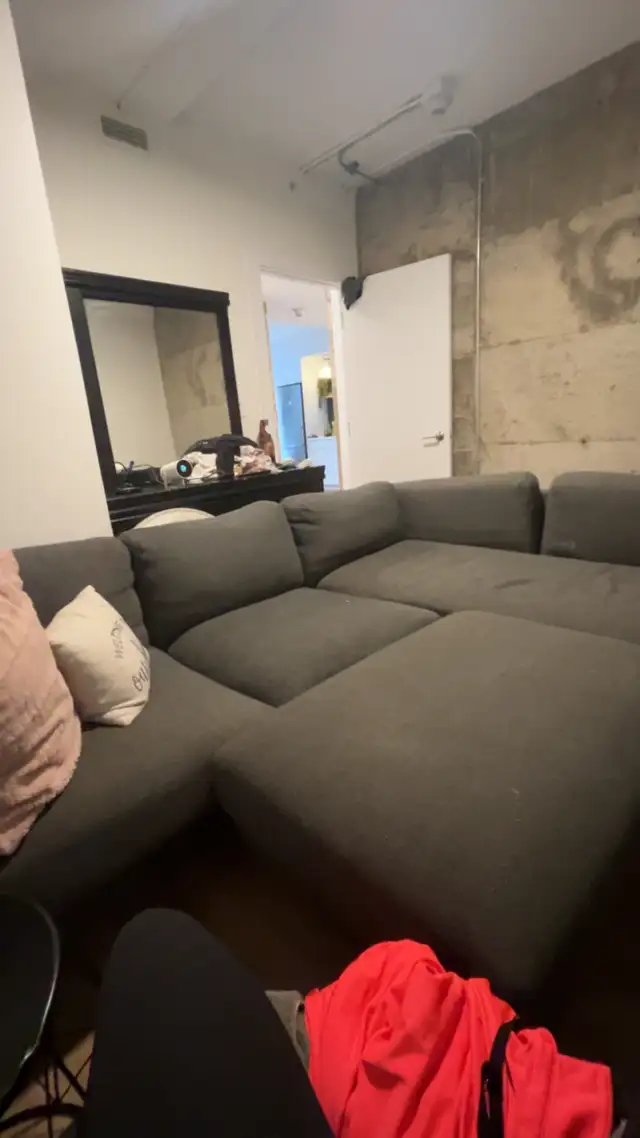 Grey sectional couch in Couches & Futons in Dartmouth - Image 3