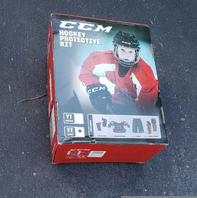 Brand New Kids CCM Hockey Equipment Bundle Medium and Large size in Hockey in Barrie - Image 3