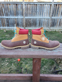 Limited edition size 10.5 mens timberland boots.