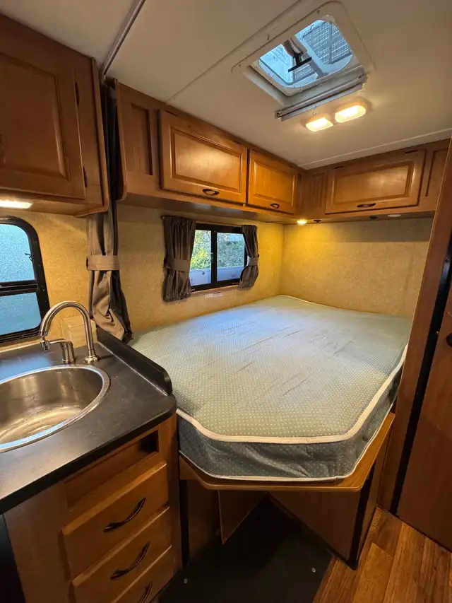 Morotisé Classe C 25’ E350 2017 in RVs & Motorhomes in Laurentides - Image 7