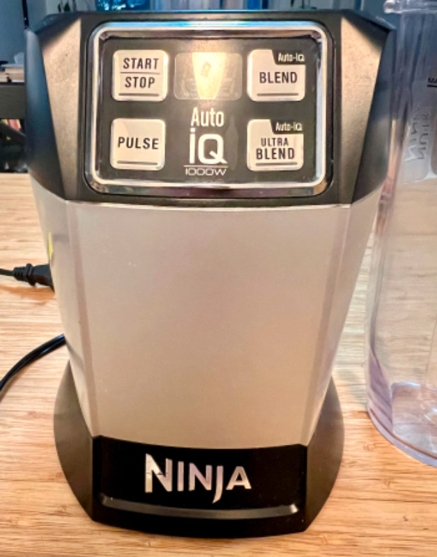 NINJA Nutri-Ninja PRO Blender Auto iQ, Black, 1000w 2 jugs/cups dans Robots culinaires et mélangeurs  à Ville de Montréal