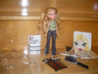 Bratz magic make up & hair Barbie à maquiller et à coiffer