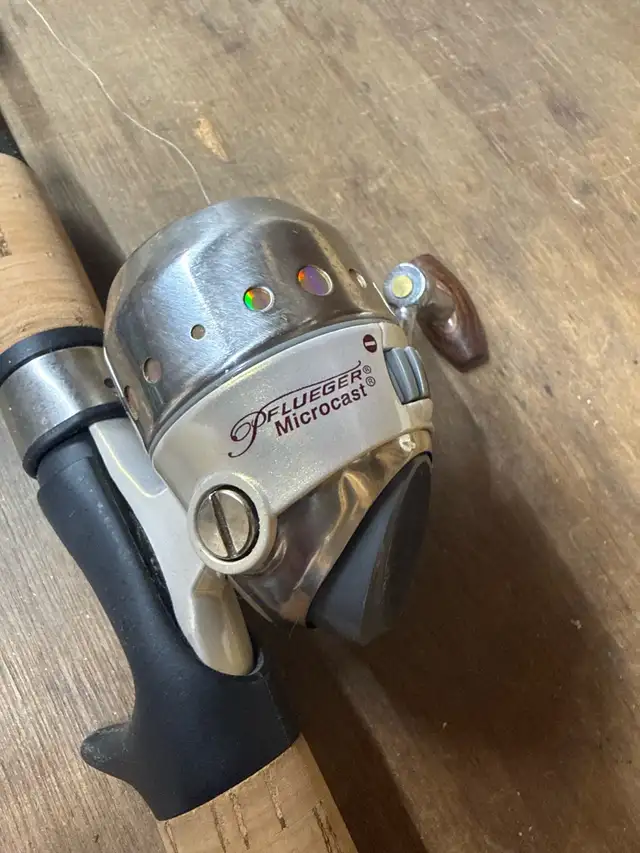 fishing rod and reel in Fishing, Camping & Outdoors in Hamilton - Image 3