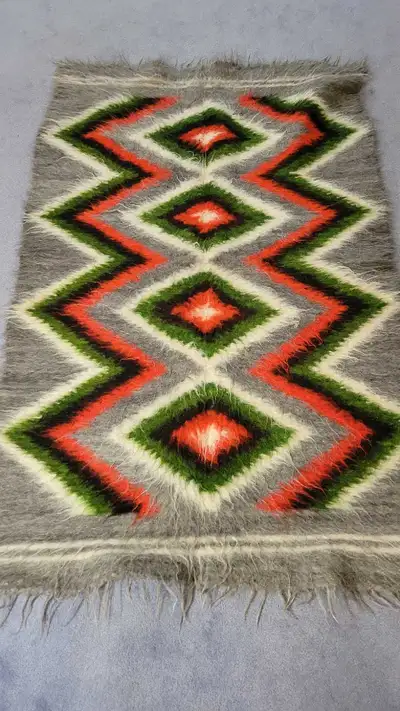 Ukrainian hutzul wool nalizhnyk /bed cover/, View more