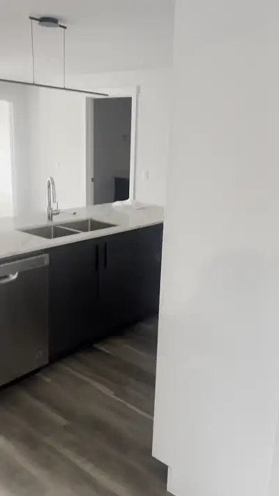 2 beds 2 baths Flat