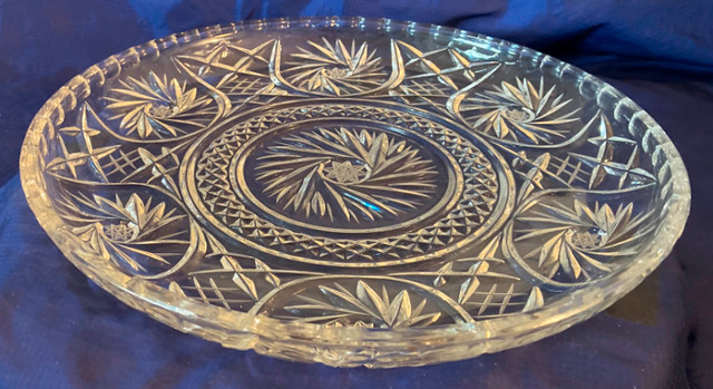Vtg Clear Glass Serving Platter Plate w/ Pinwheel Design 12" Dia in Arts & Collectibles in Peterborough - Image 4