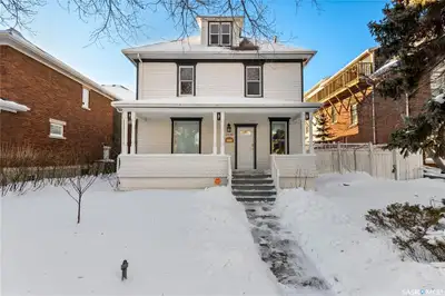 Nice and Cool Basement Room in Regina For Rent! Location: Heart of Regina – walk to grocery, hospita...