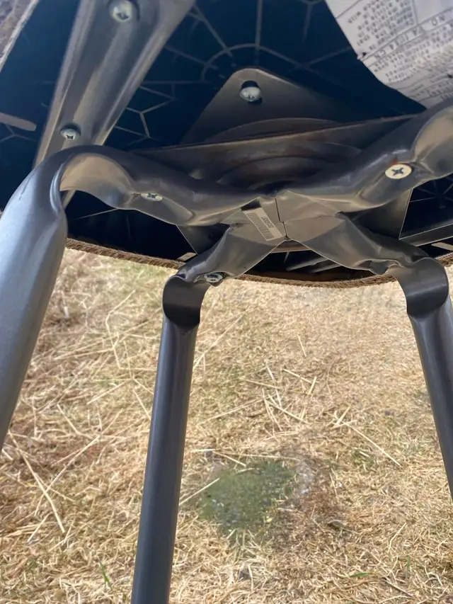 Two Bar Stools in Chairs & Recliners in Markham / York Region - Image 4