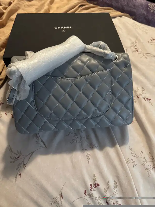 Beautiful Purse in Women's - Bags & Wallets in London - Image 3