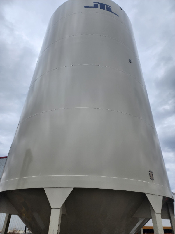 Grain bin new 1625 Farming Equipment Regina Kijiji