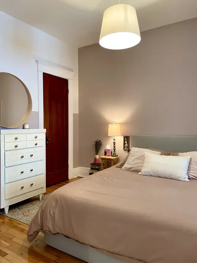✨Chambre meublée lumineuse avec bureau privé (5 semaines) in Room Rentals & Roommates in City of Montréal - Image 2