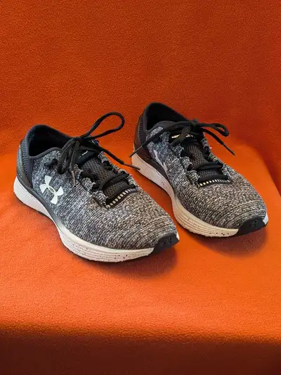 Women's size 7 grey laced shoes with rubber soles, View more