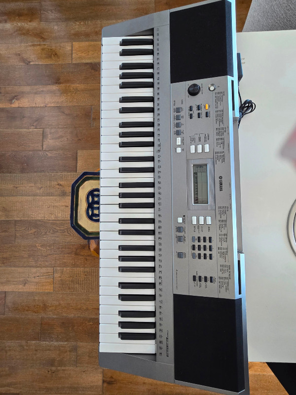 SOLD - Yamaha PSR-E353 61-Key Portable Keyboard in Pianos & Keyboards in Dartmouth