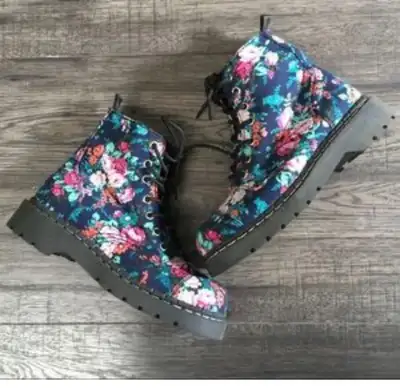 Turk floral 7eye Boots, size 8, View more