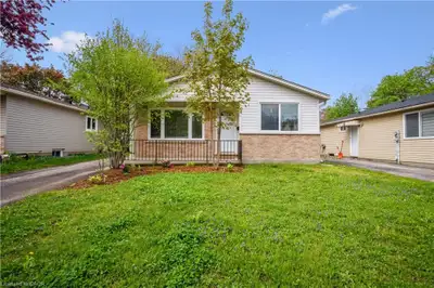 Upper Unit for Rent – Great Location near Universities! ! Are you Looking for a spacious and conveni...