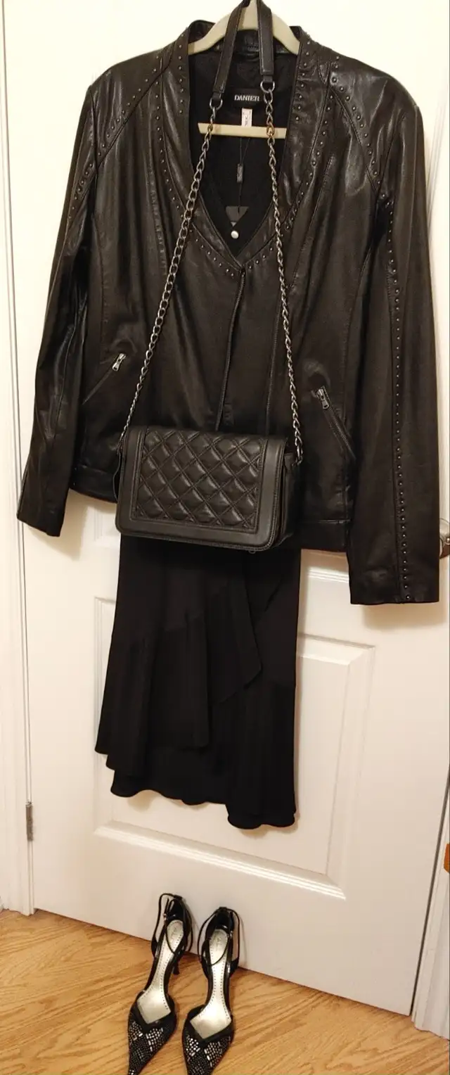 Several Leather Jackets for Women in Women's - Tops & Outerwear in Markham / York Region - Image 3