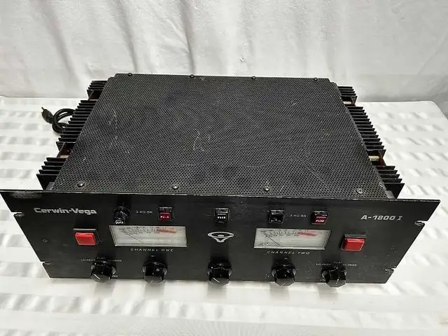 Cerwin Vega A-1800 I Amplifier in Performance & DJ Equipment in Mississauga / Peel Region - Image 3