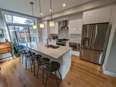House-Sitting/Rental–Executive Furnished 1 Bed 2 Bath Townhouse