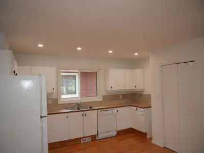 Freshly Renovated Elegance in Rosscarrock (Upper Level Suite)