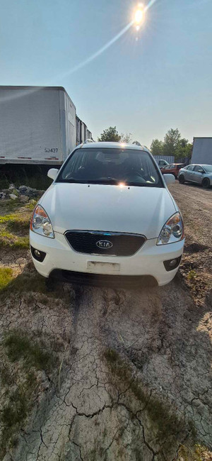 2011 Kia Rondo EX