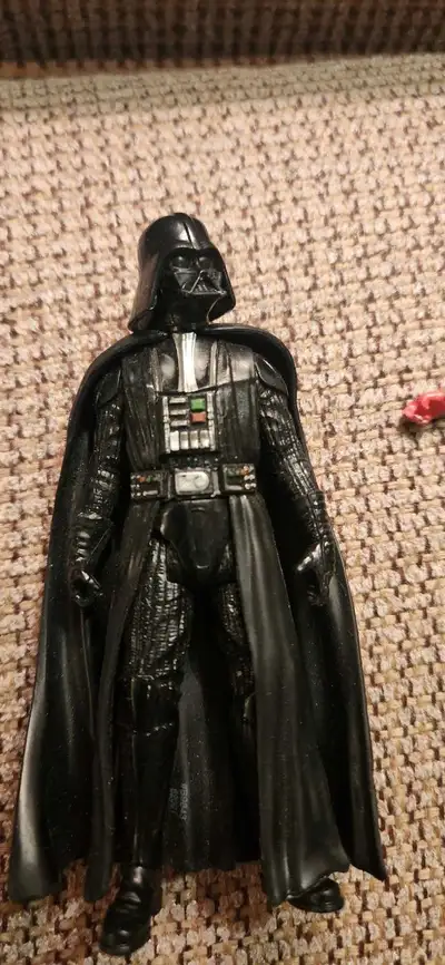 HASBRO STAR WARS DARTH VADER WITH CAPE FIGURINE LFL C-001D.