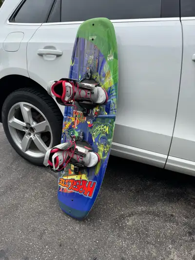 Kids wakeboard barely used 121cm board with size mini bindings. Excellent condition, no scratches, n...