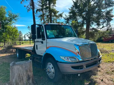 For Sale 2004 International 4200 series deck truck ( tow truck) with car lift. 21 foot deck fairly n...