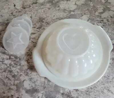 Vintage 1970s Tupperware Jello/Salad mold includes four inserts (heart, star, flower, tree). Roast,...