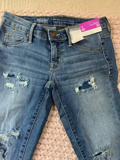 NEW WOMEN’S ‘ MOSSIMO DESIGNER MID-RISE DENIM LEGGINGS !, View more