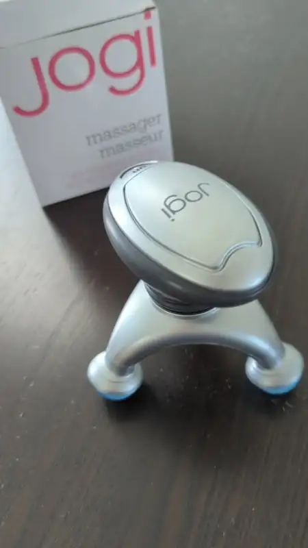 Jogi Massager / uses AAA batteries, spa relaxation