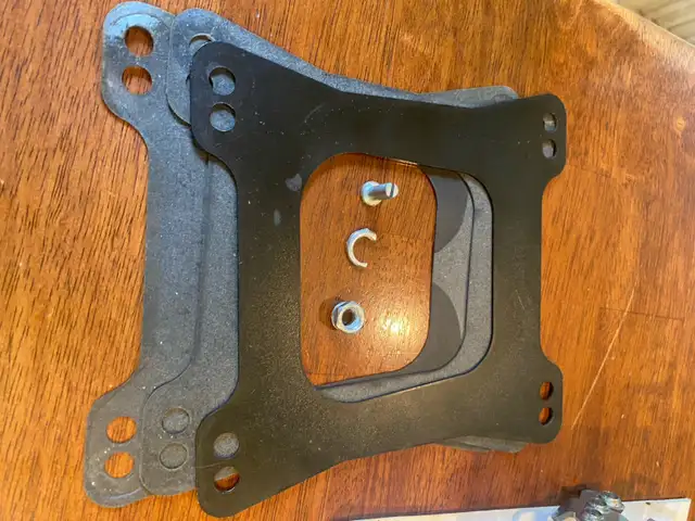 Carburetors and throttle bodies in Engine & Engine Parts in Grand Bend - Image 8