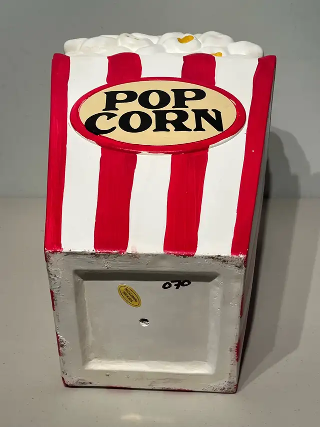 Giant Size Movie Theatre Popcorn  Ceramic Stool Table Display  in Arts & Collectibles in Ottawa - Image 7