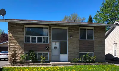 Bright & spacious basement apartment in Calvin Park. Convenient location close to Queen’s, St Lawren...