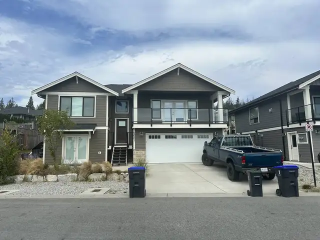 3 year old 3 Bedroom 2 Bathroom Oceanview Upper Suite