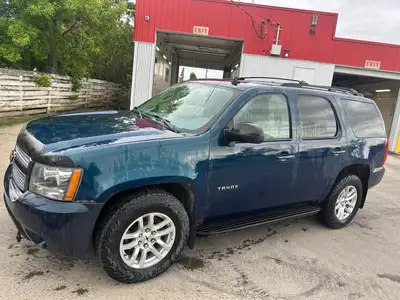 318 000 km ,good tires remote start needs new air conditioning compressor runs good daily driver