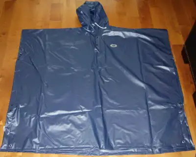 NEUF! Imperméable "One Size Fits All" Poncho Unisexe, View more