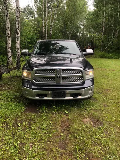 Parted out a 2015 Ram 1500 3.0L EcoDiesel 4x4 Laramie Quad cab. Truck has 150511 Km, Ran great till...