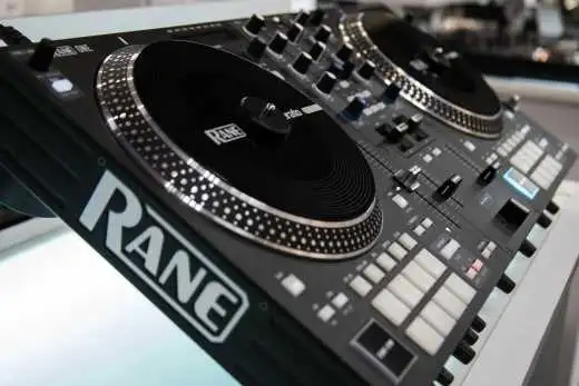 Rane One DJ Contoller W/Pro X Case in Performance & DJ Equipment in Gatineau - Image 5