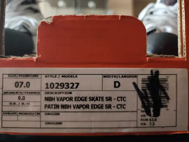 Bauer Skates " Vapour Edge" in Skates & Blades in Laval / North Shore - Image 4