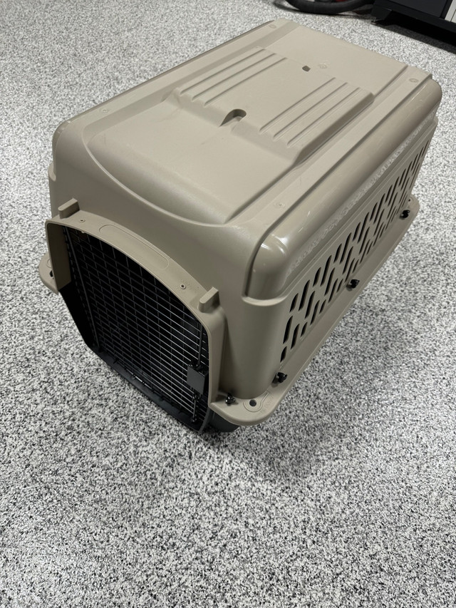 Medium Dog Kennel/ Crate in Other in Strathcona County
