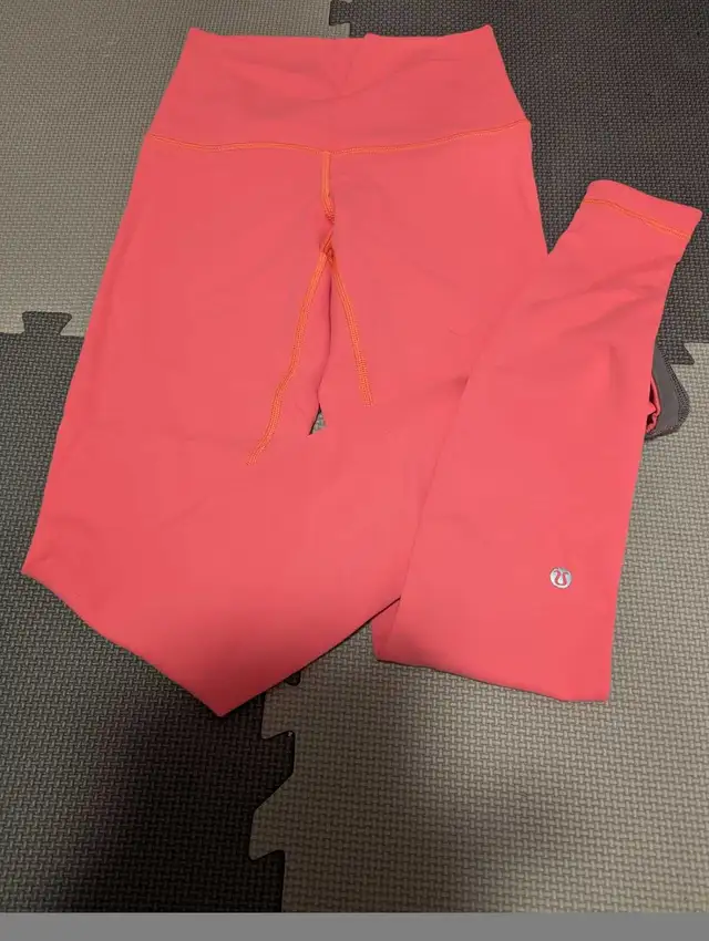 Lululemon  Wunder under coral Leggings size -XS in Women's - Bottoms in Markham / York Region - Image 6