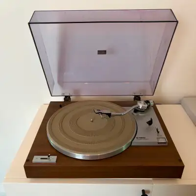 Vintage Yamaha YP-211 turntable, View more